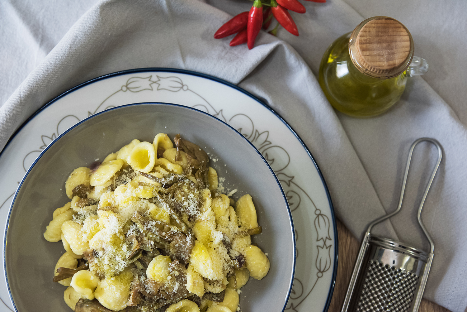 Orecchiette integrali con salsiccia e carciofi