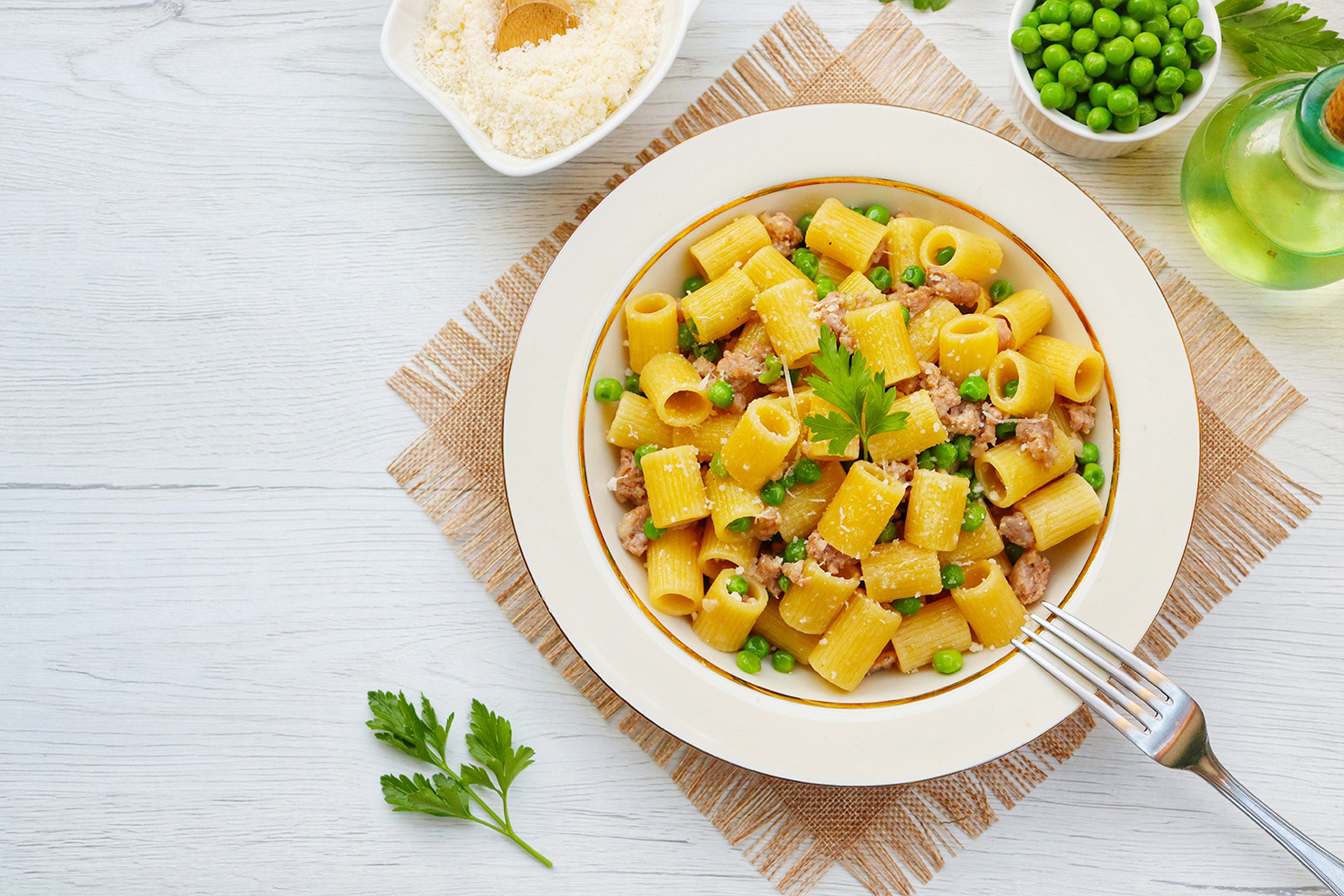 Paccheri con prosciutto cotto e piselli