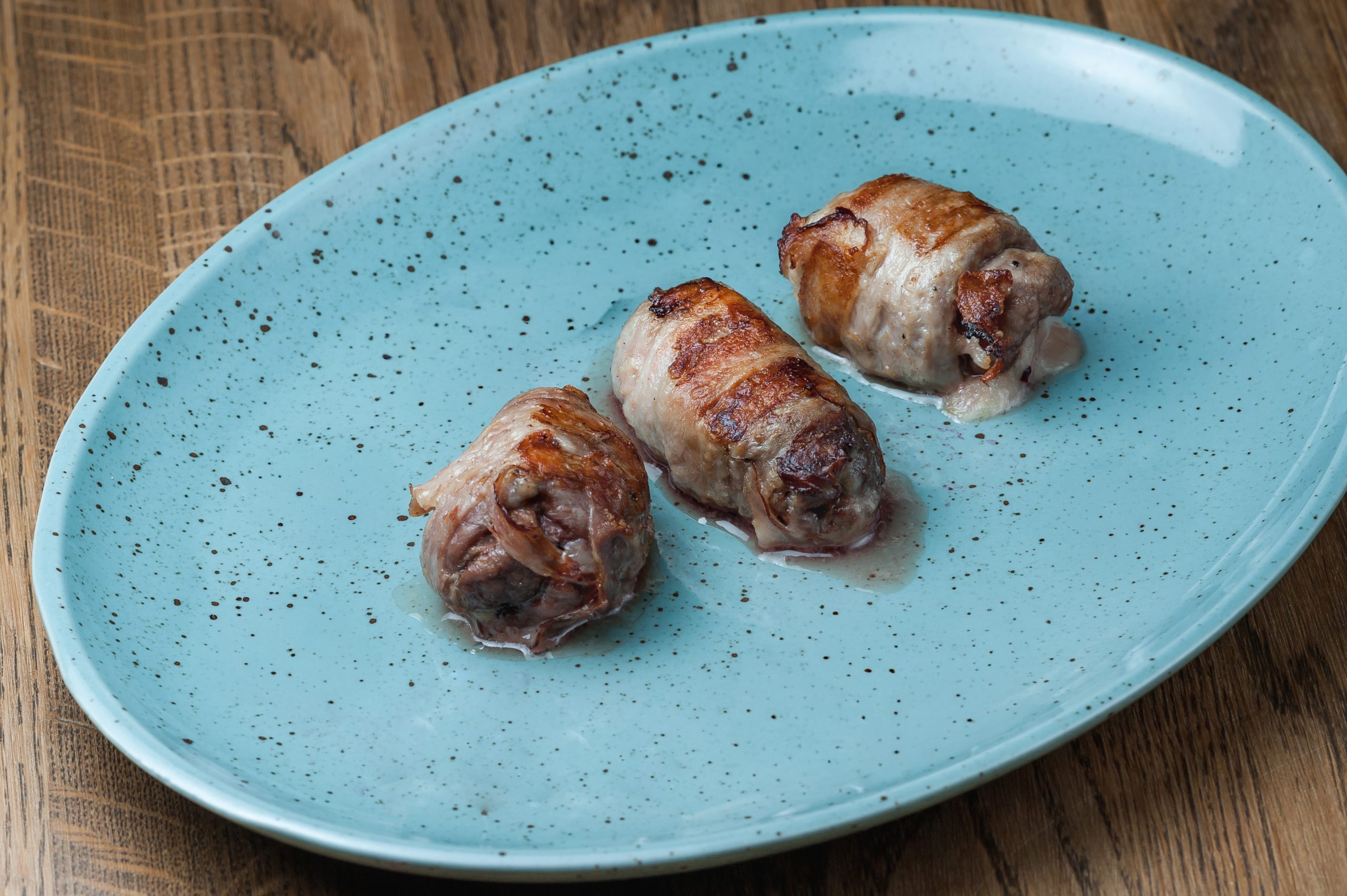 INVOLTINI DI BOVINO ADULTO CON GORGONZOLA E PROSCIUTTO CRUDO