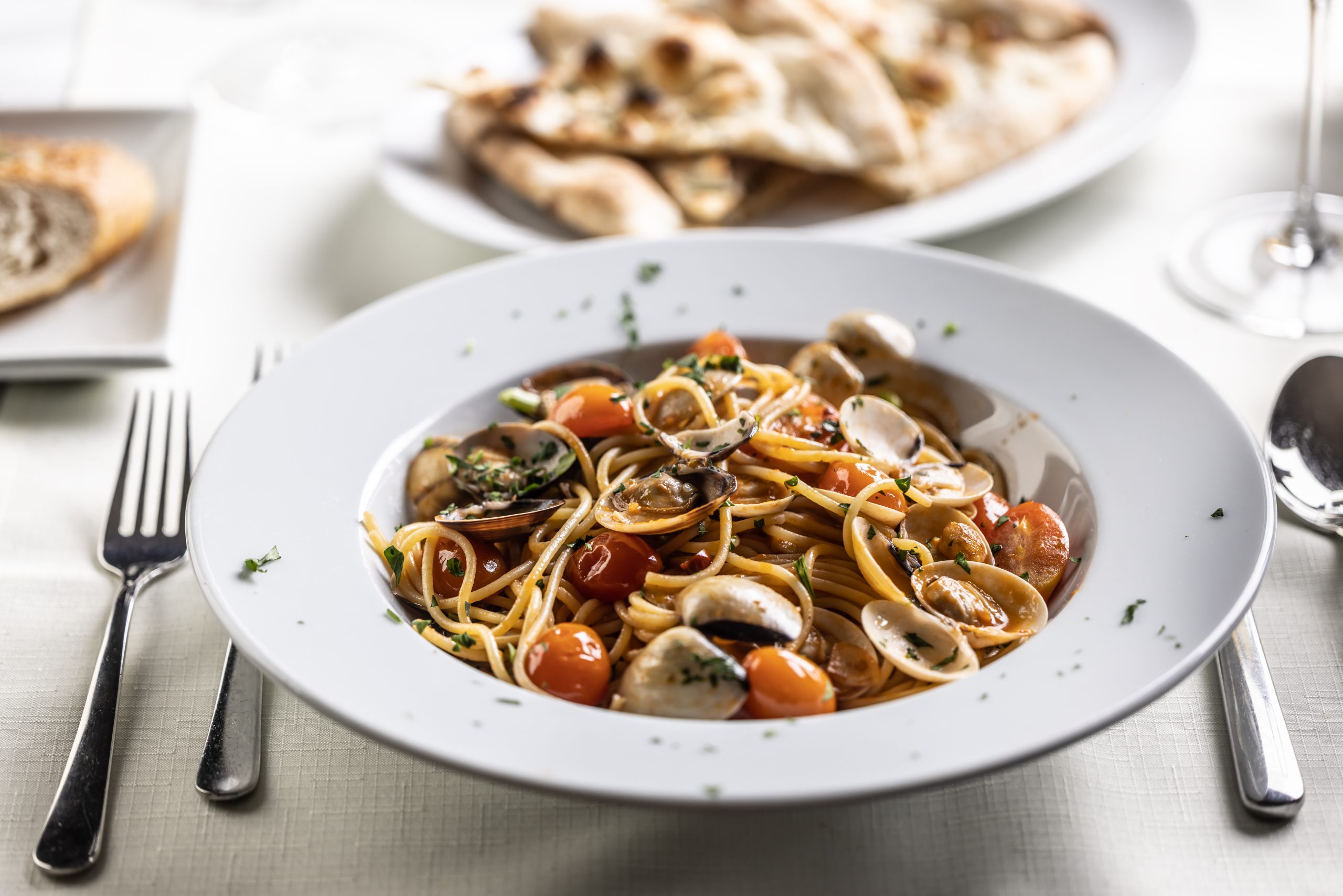 SPAGHETTI VONGOLE E POMODORINI