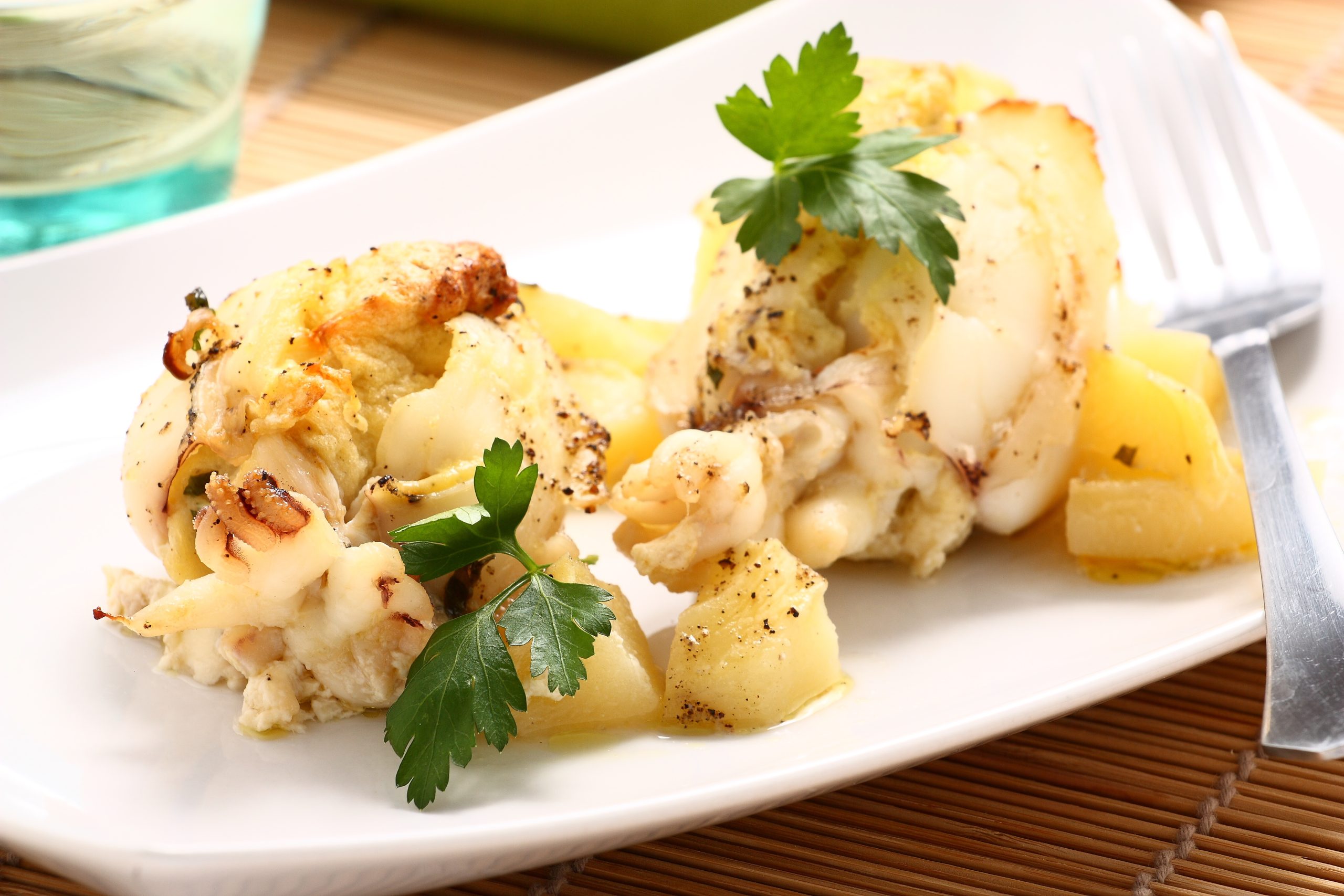 CALAMARI E PATATE AL FORNO