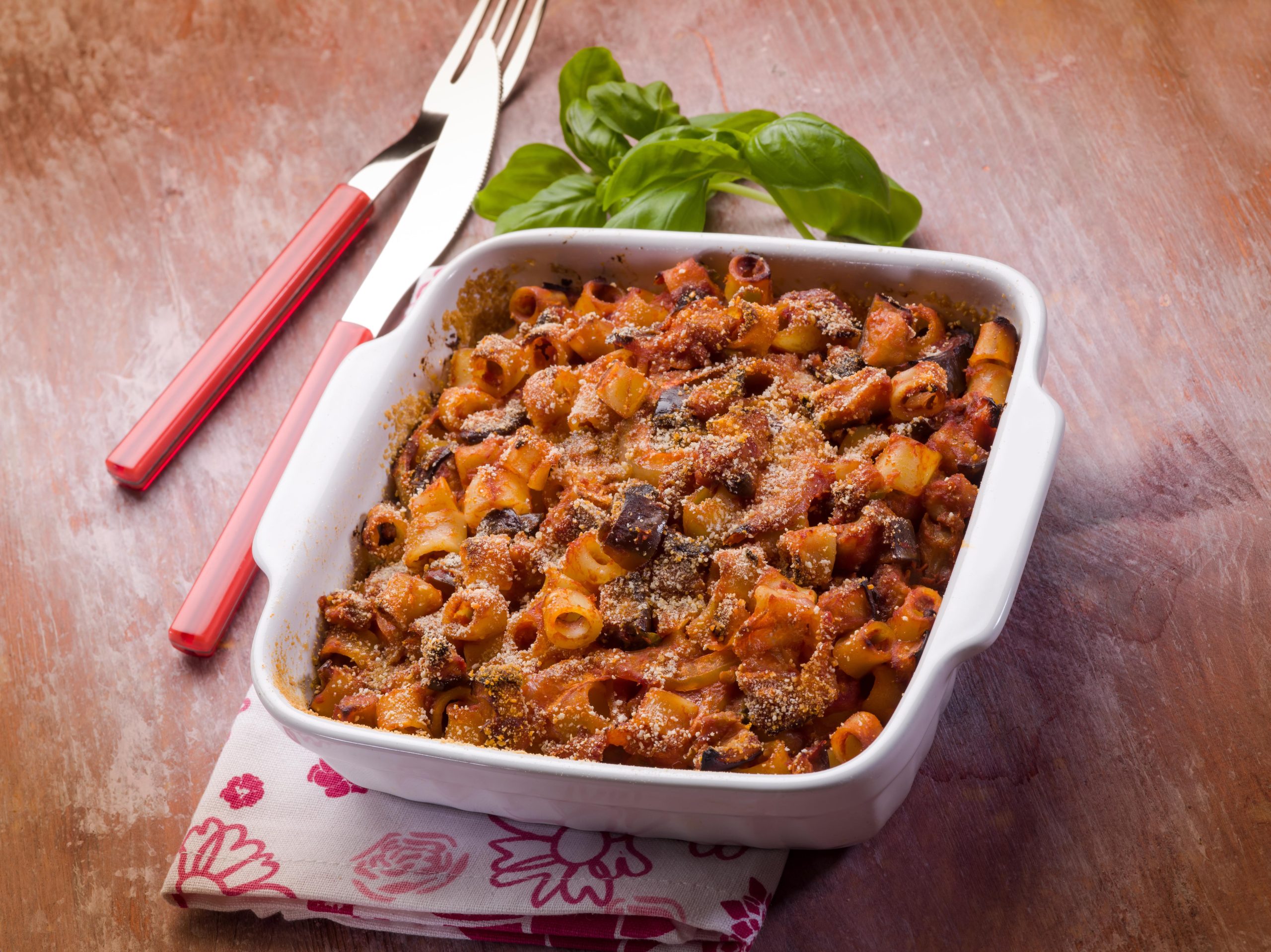PASTA AL FORNO CON MELANZANE E MOZZARELLA AFFUMICATA